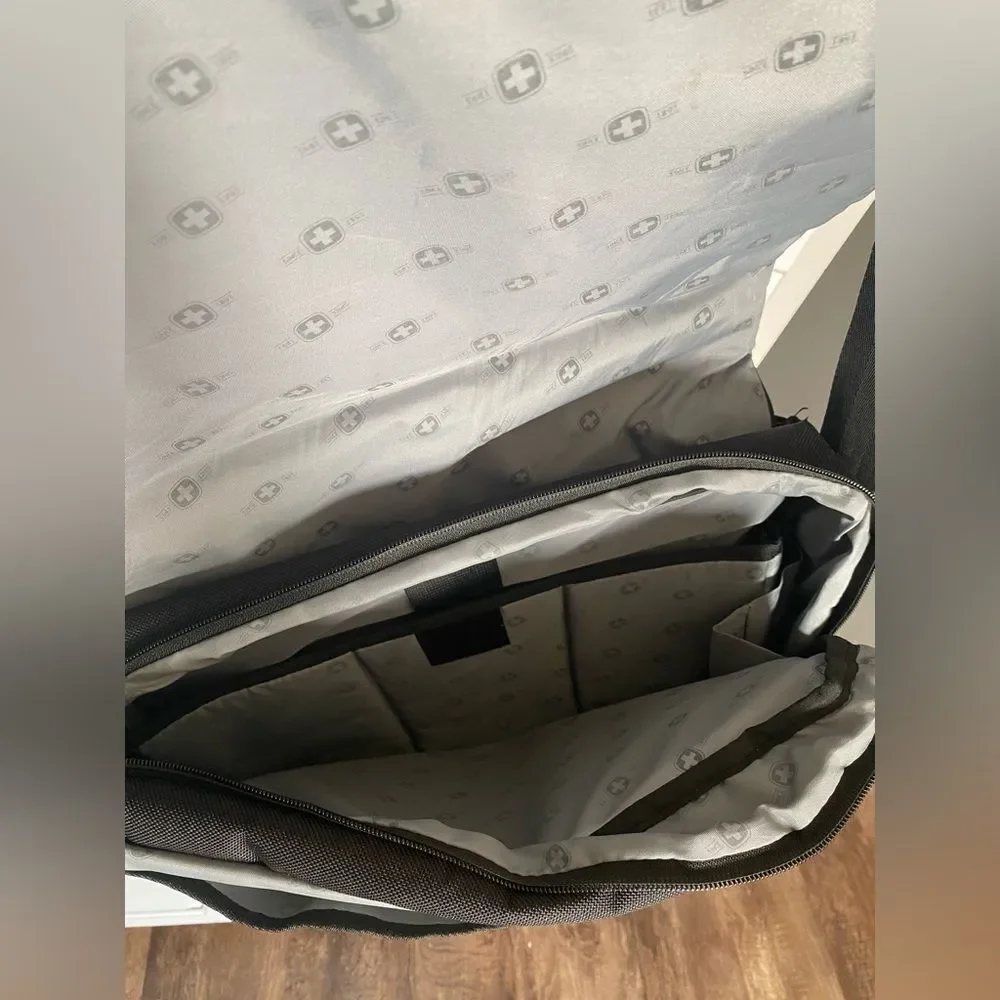 Swiss gear shoulder briefcase/laptop bag